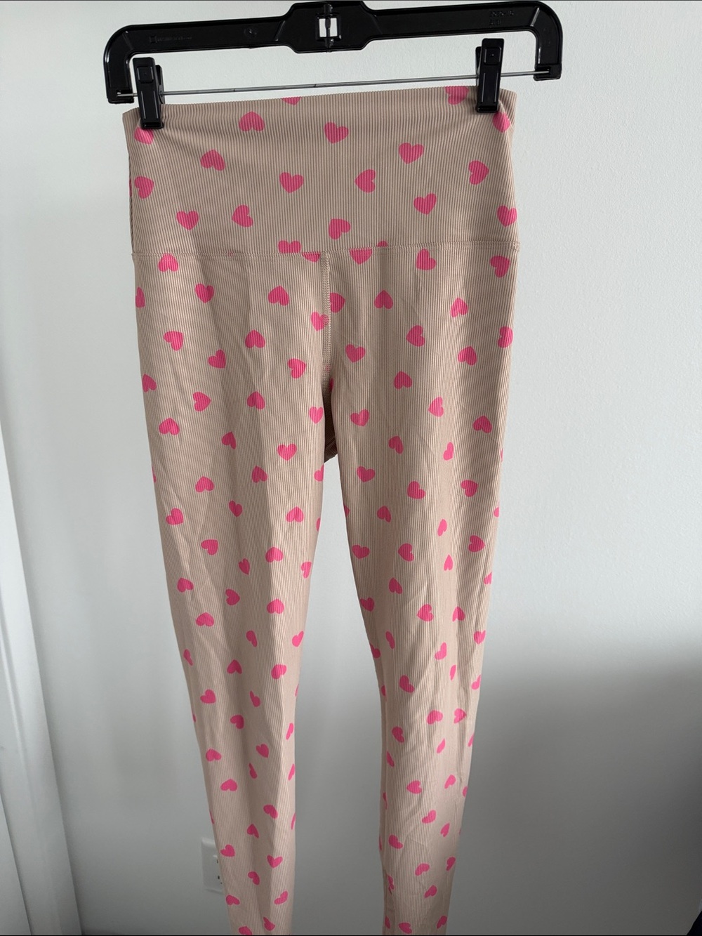 Beach Riot Sport Ribbed Leggings in Pink Heart Print - Beige/Pink Medium